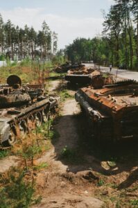 Destroyed Russian tanks near Kiev – Photo: Mikhail Volkov